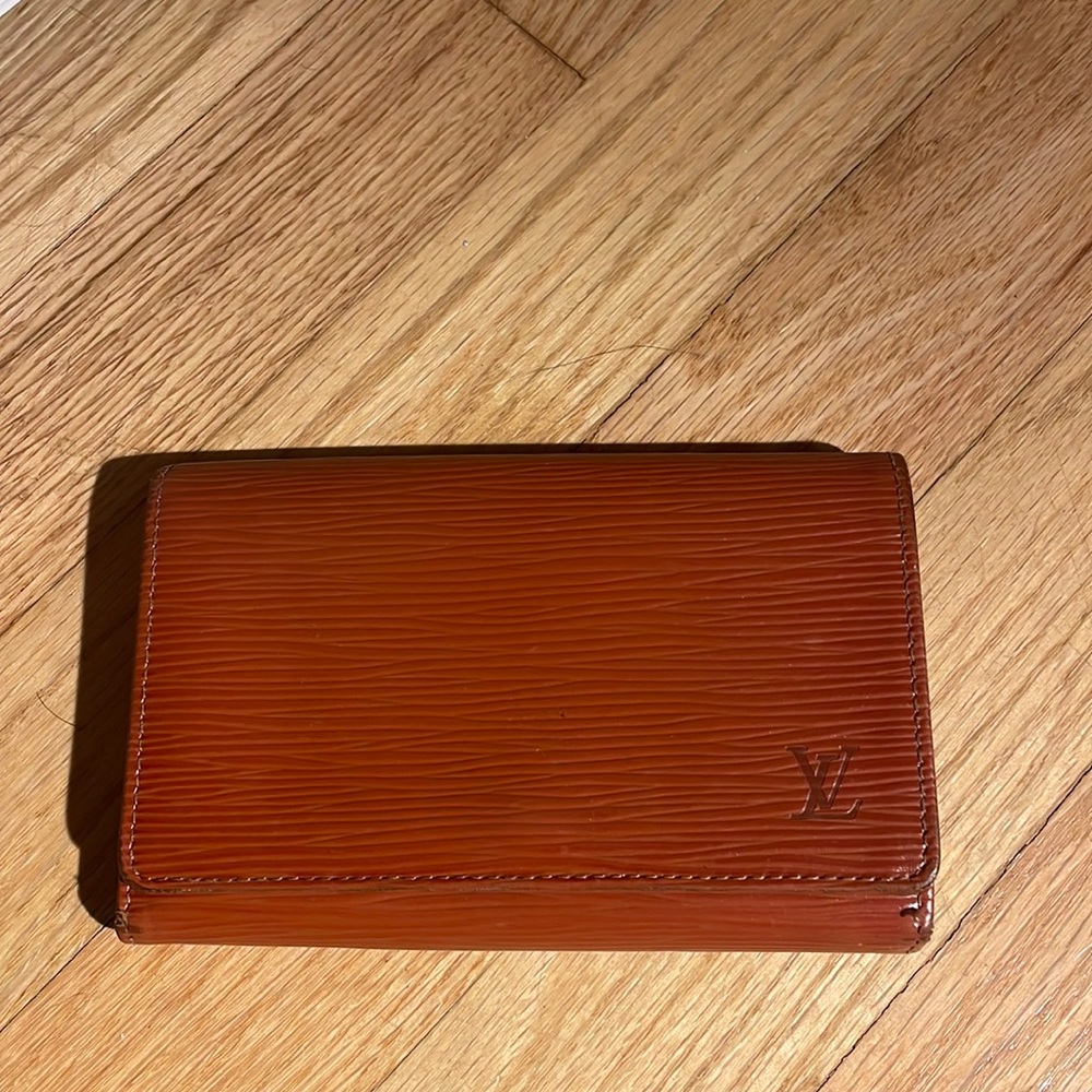 Pre loved Authentic Vintage Louis Vuitton Epi wallet Fawn color.